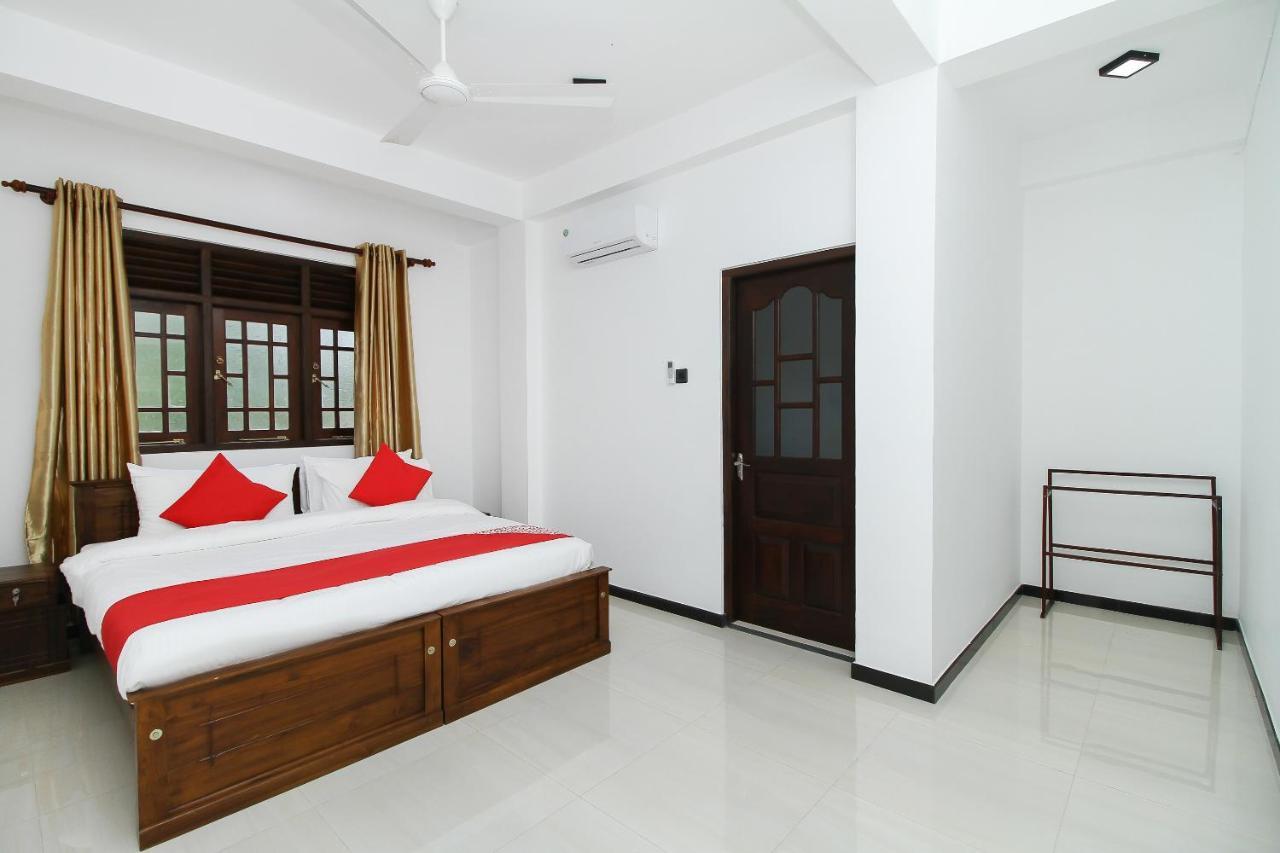 Royal Rich Villa Ambalangoda  Buitenkant foto
