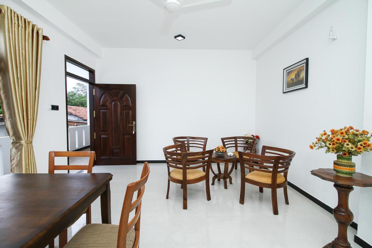 Royal Rich Villa Ambalangoda  Buitenkant foto