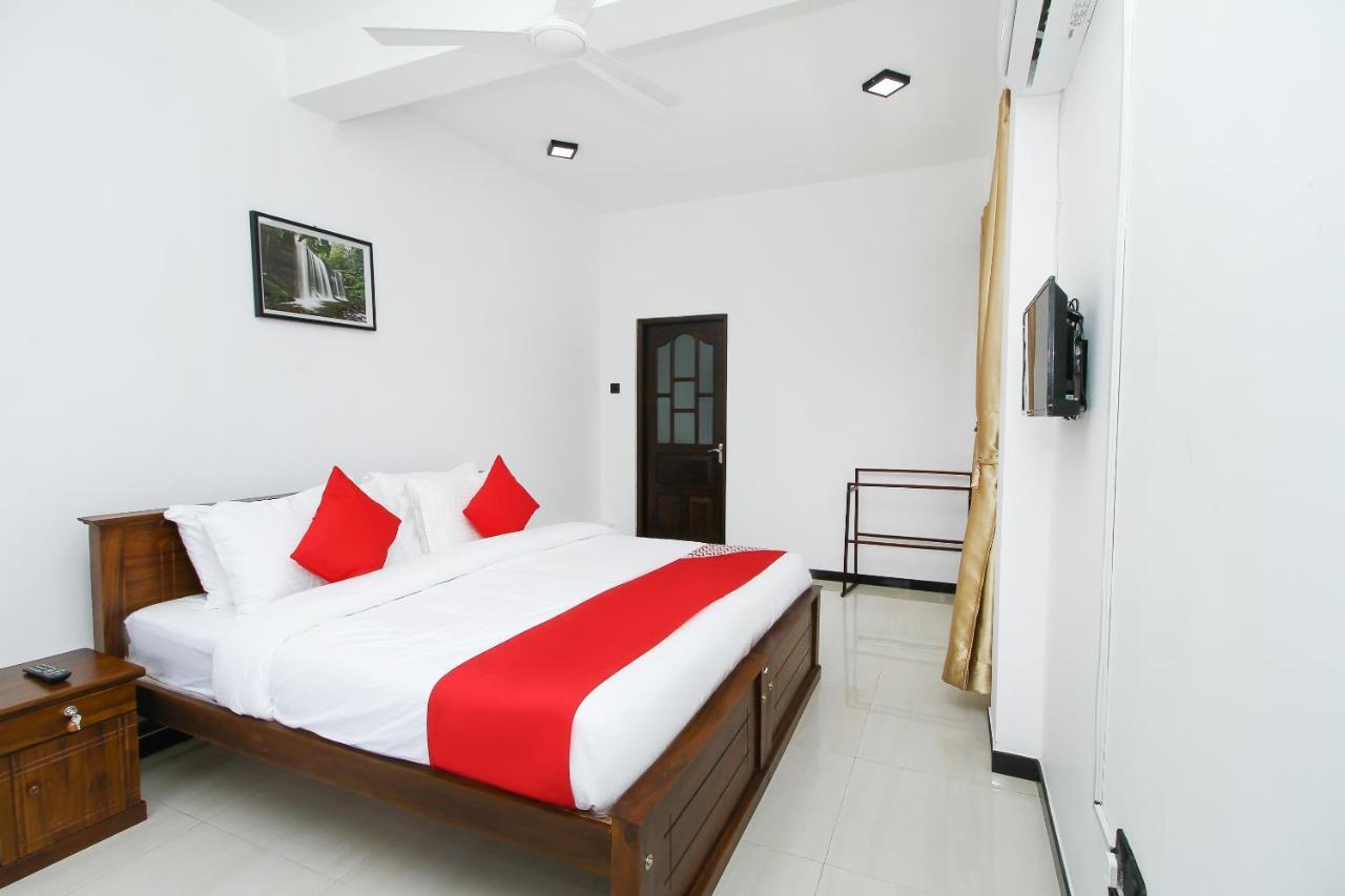 Royal Rich Villa Ambalangoda  Buitenkant foto